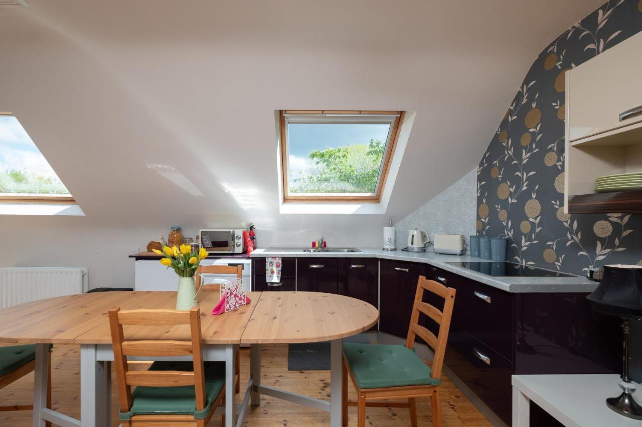 Luxury Apartment, Bed And Breakfast Голуей Екстериор снимка